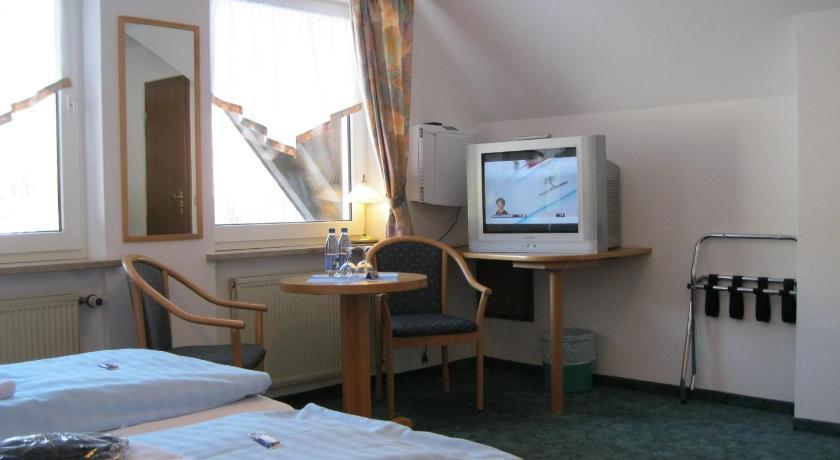 Tommes Gaestehaus Zur Muehle Schmallenberg Rum bild